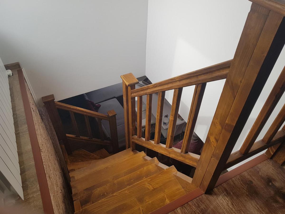 ホテル Casa Cojanu Petroşani エクステリア 写真