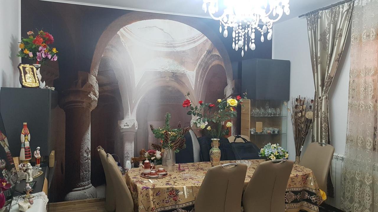 ホテル Casa Cojanu Petroşani エクステリア 写真