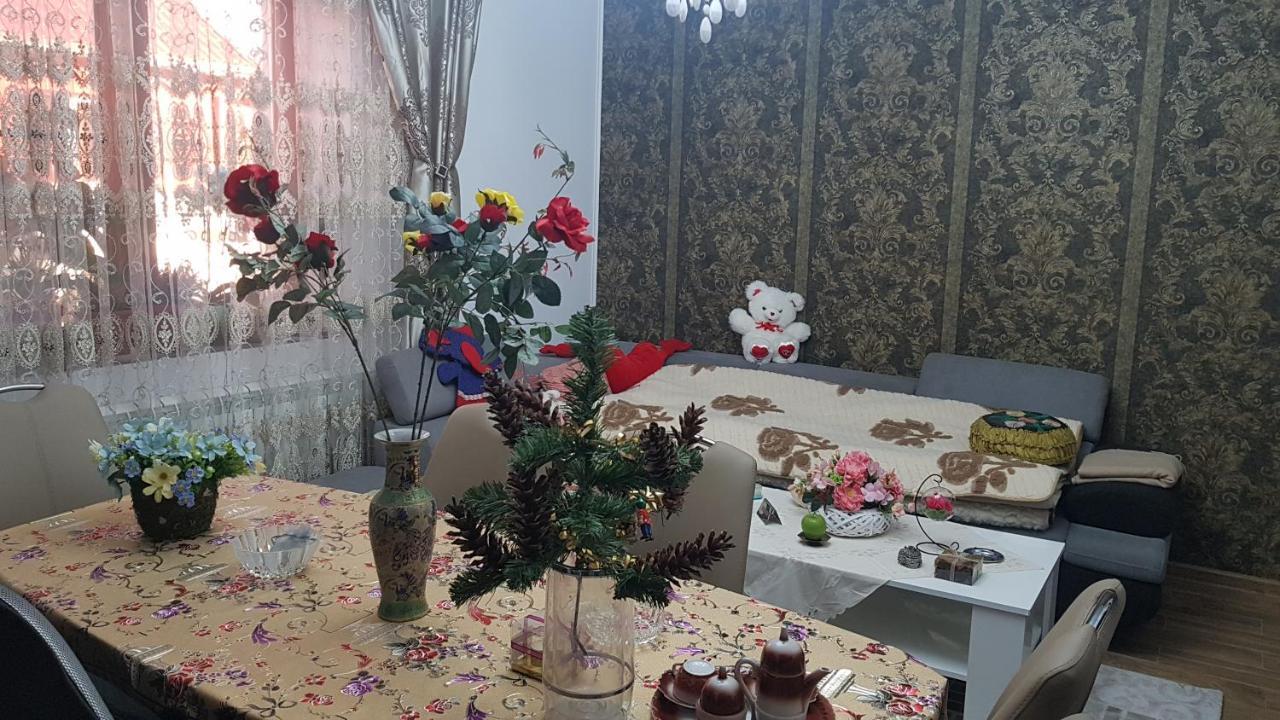 ホテル Casa Cojanu Petroşani エクステリア 写真